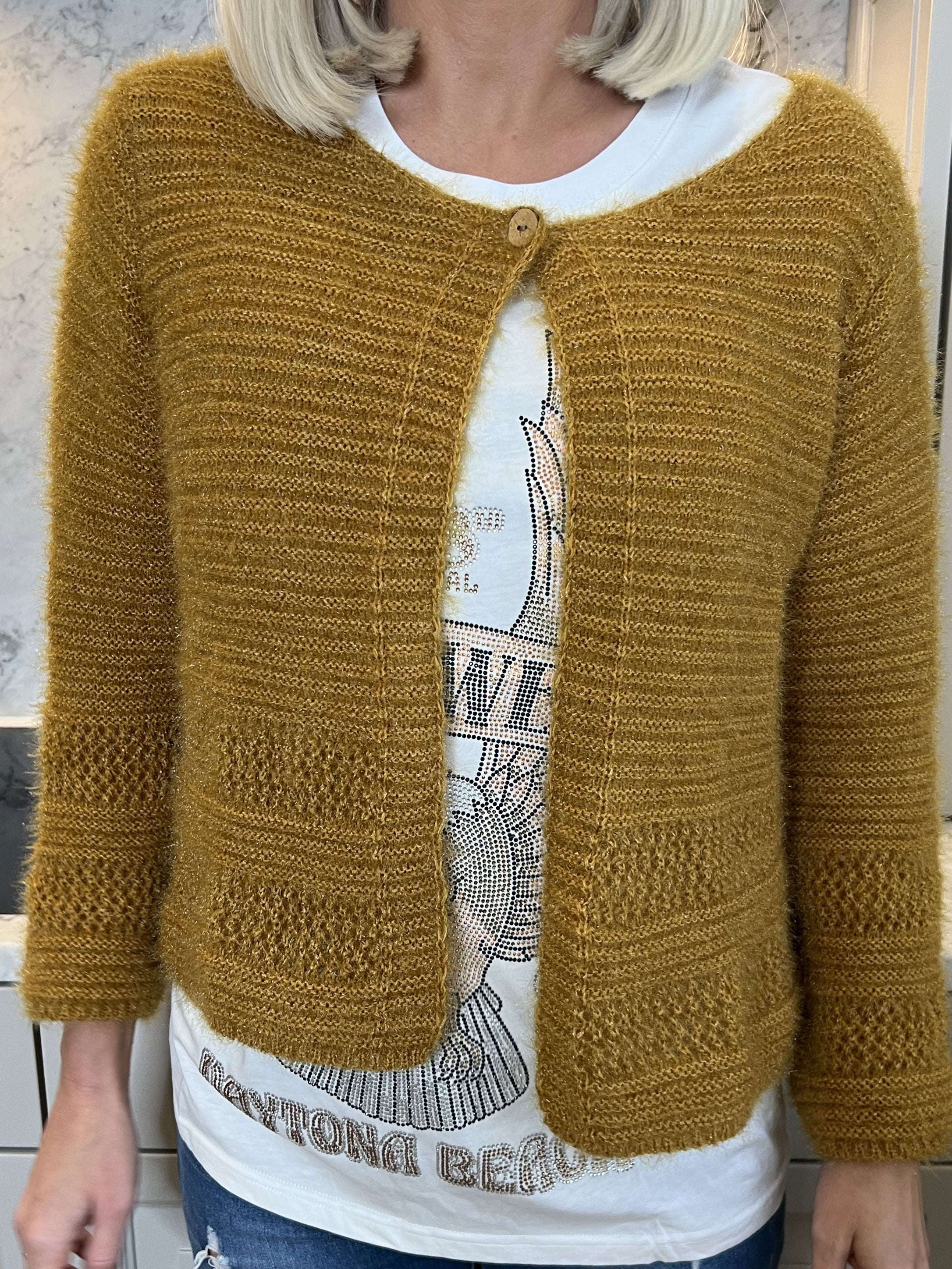 Melly - Mjuk kofta med en knapp